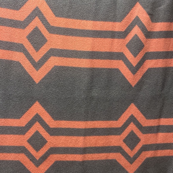 In 2 Green Recycled Blanket Throw Salmon Gray 65” by 48” - Picture 7 of 17